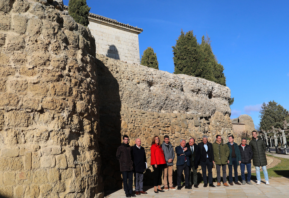 Carrión de los Condes muestra su restaurada muralla